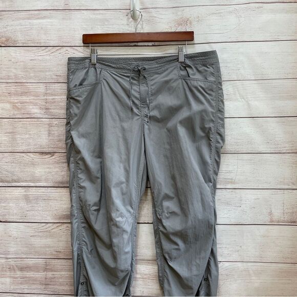 EX OFFICIO  INSECT‎ SHIELD CONVERTIBLE HIKING PANTS IN GRAY - Picture 2 of 7